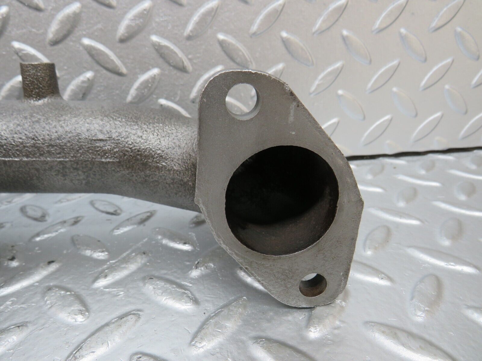 33125 Mercedes-Benz W126 380 V8 Exhaust Manifold Left 1161422302 1161422902