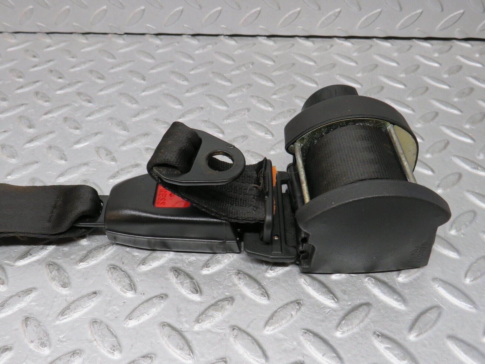 37404 Mercedes-Benz W109 300SEL Rear Seat Belt Set With Buckles