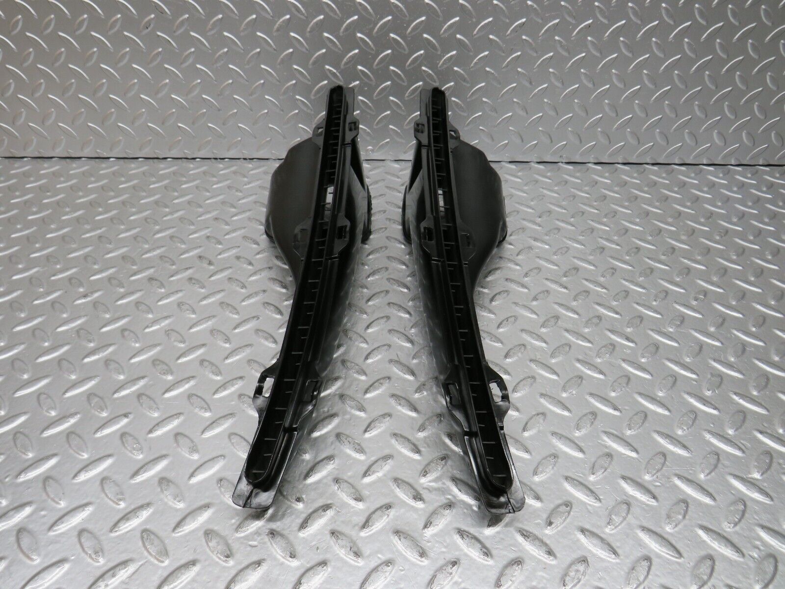 29877 Mercedes-Benz W123 230E Air Duct Vent Pair 1238300119 1238300219