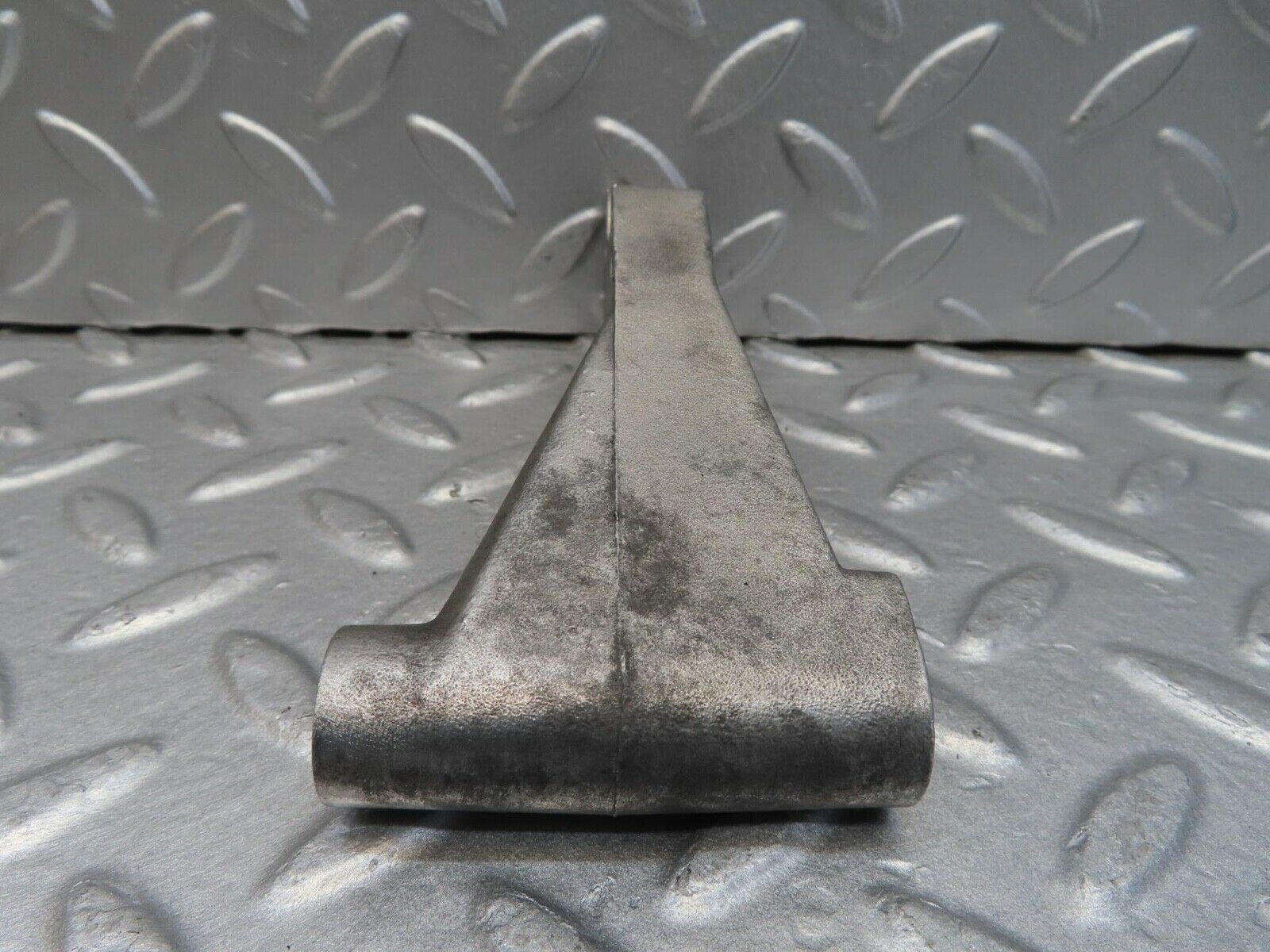 16029 Mercedes-Benz W123 280E Power Steering Pump Bracket 1104663141