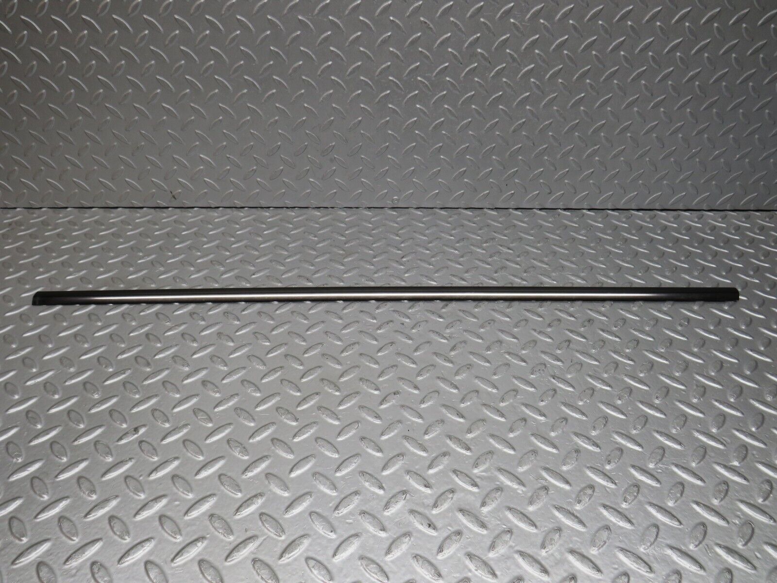 39653 Mercedes-Benz R129 320SL Coupe Right Door Window Moulding Trim