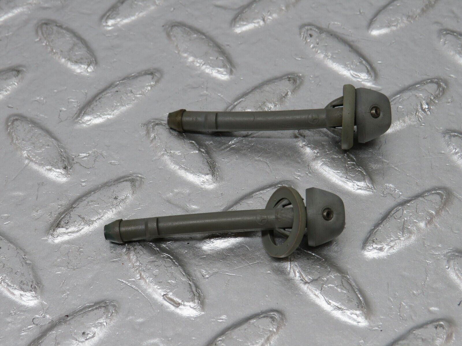 34335 Mercedes-Benz C126 380SEC Coupe Headlight Washer Nozzle