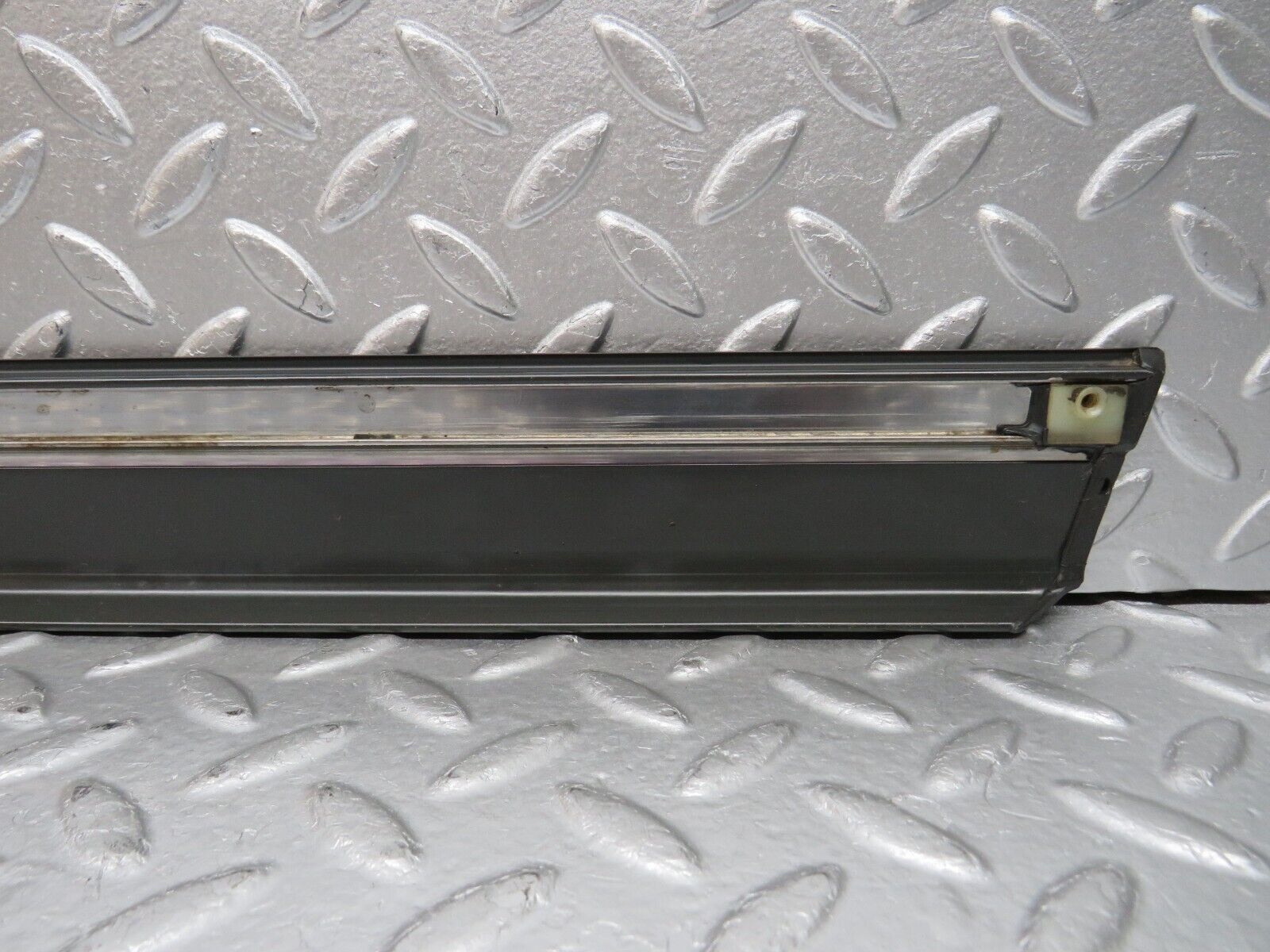 32305 Mercedes-Benz S124 300TE Wagon Rear Right Door Centre Moulding Trim