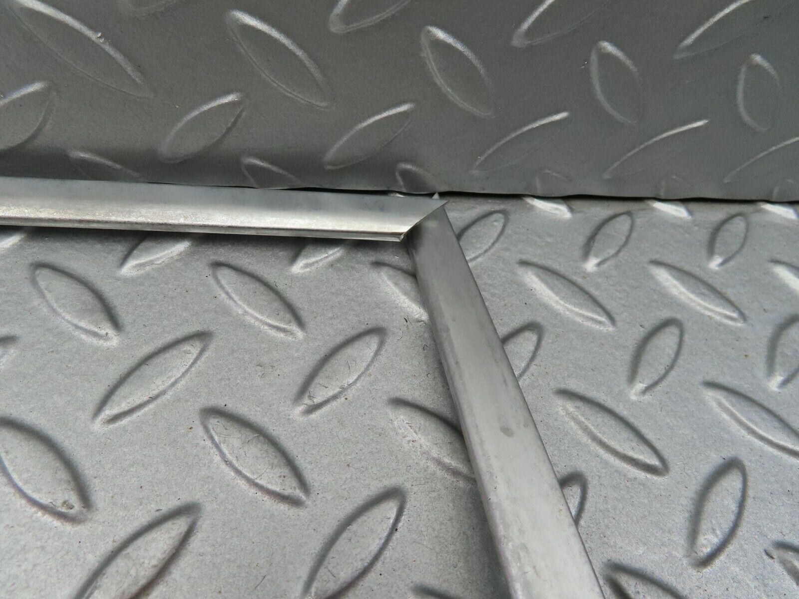 6210 Mercedes-Benz W126 380SE Door Chrome Window Frame Front Left