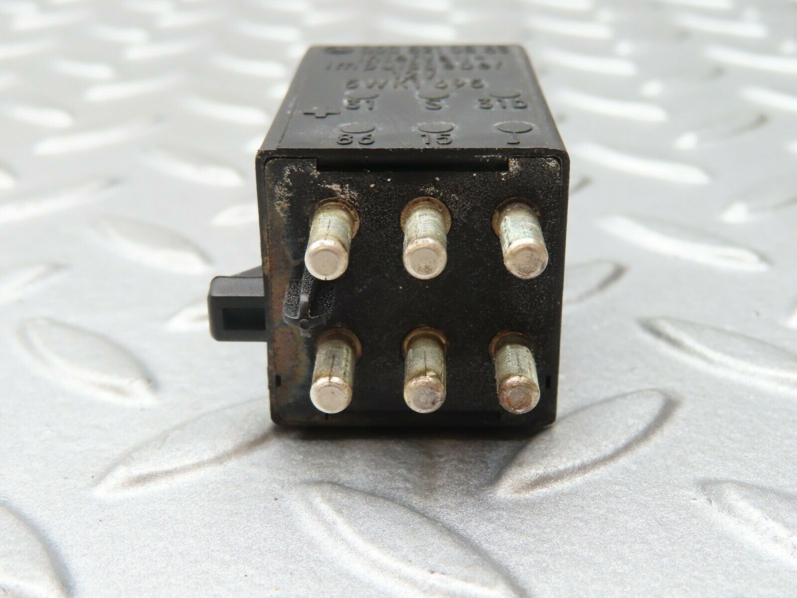 4195 Mercedes-Benz S123 200T Wagon Intermittent Wiper Relay 0008210863