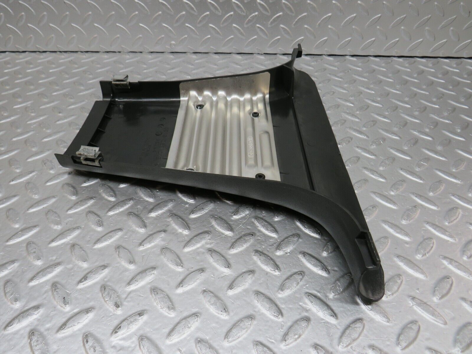 34799 Mercedes-Benz W210 320E B Pillar Bottom Cover Left 2106902130 2106920122