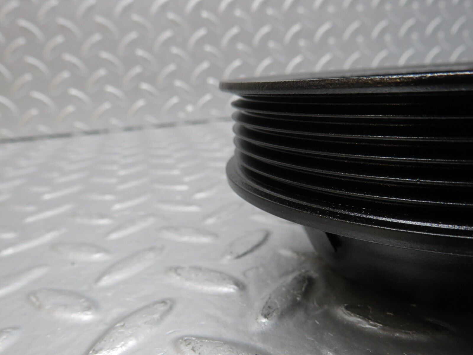 32547 Mercedes-Benz S124 300TE Wagon Water Pump Pulley 1264600379