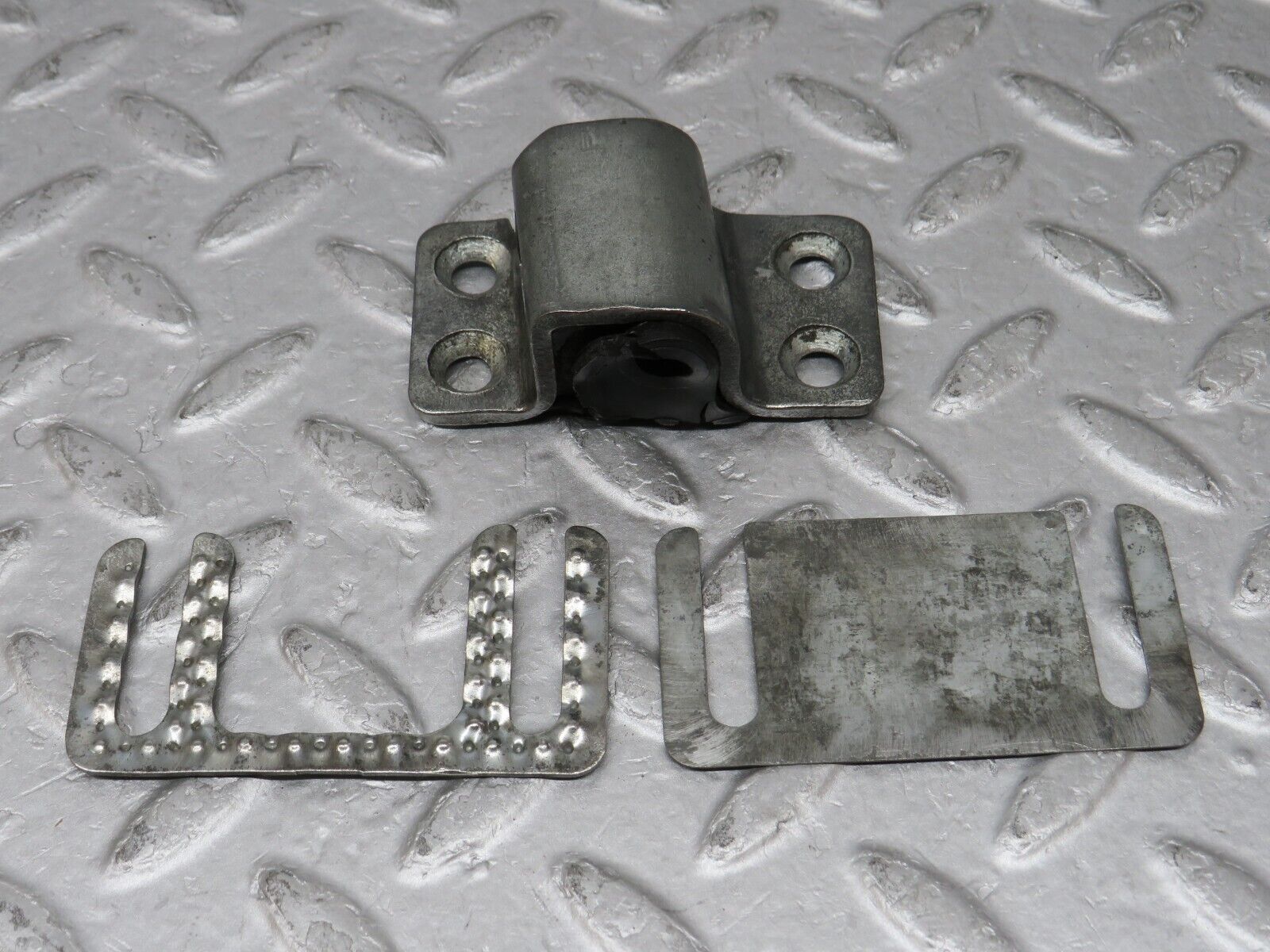 35847 Mercedes-Benz W108 Door Lock Latch Right