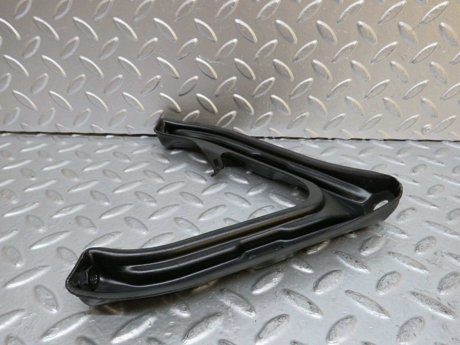 29428 Mercedes-Benz W124 230E Air Intake Manifold Bracket