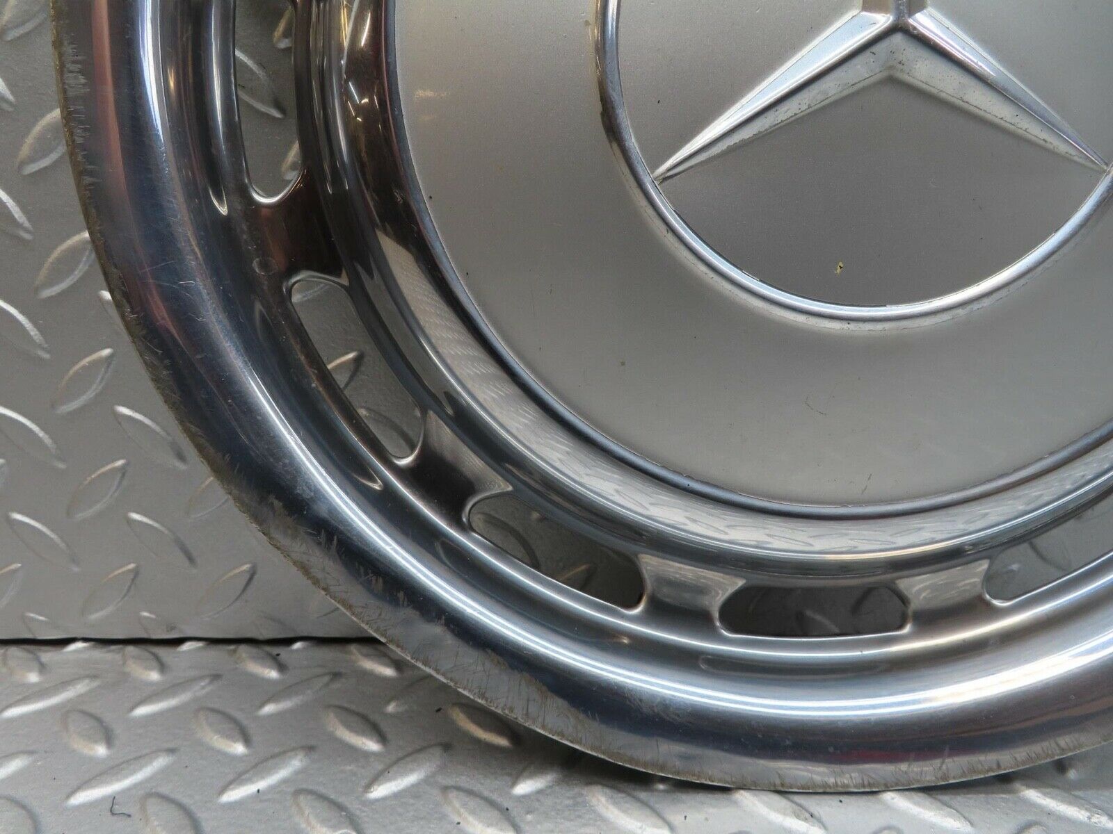 12404 Mercedes-Benz W108 280SE 3.5 Vintage Wheel Trim Hub Cap 14