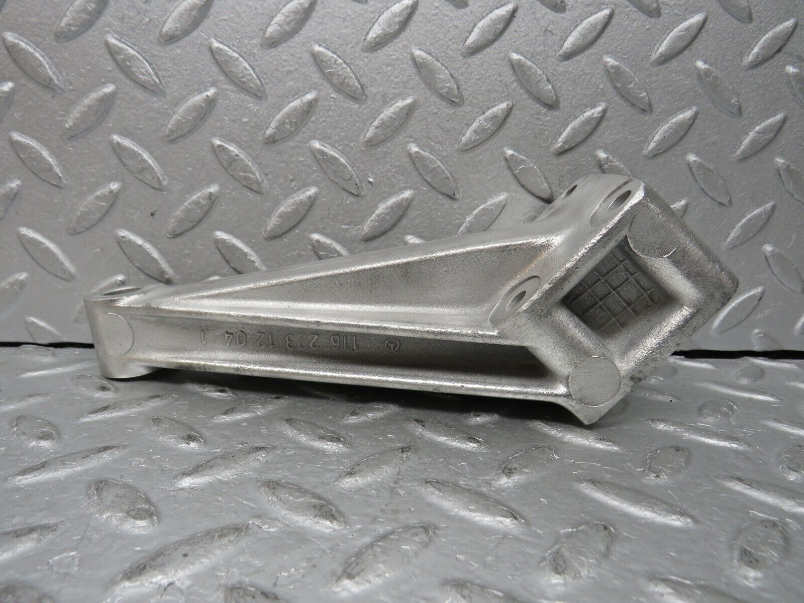 37615 Mercedes-Benz W109 300SEL Engine Mount Bracket Left Side 1162231204