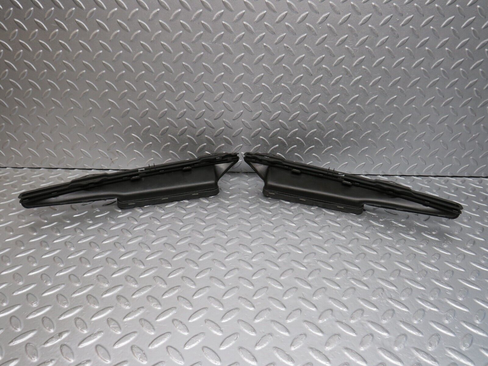 39786 Mercedes-Benz R129 320SL Coupe Dashboard Air Vent Duct 1298300219 1298300119