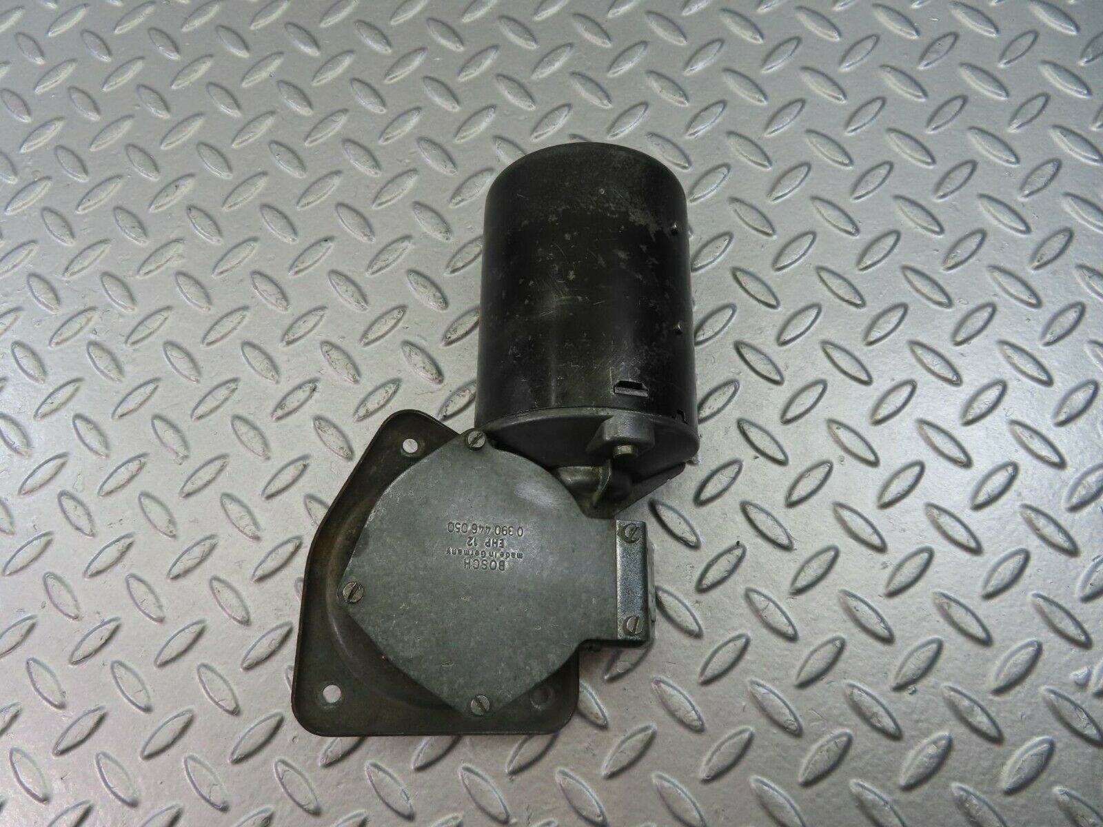 8904 Mercedes-Benz W108 Wiper Motor Bosch 0390446050