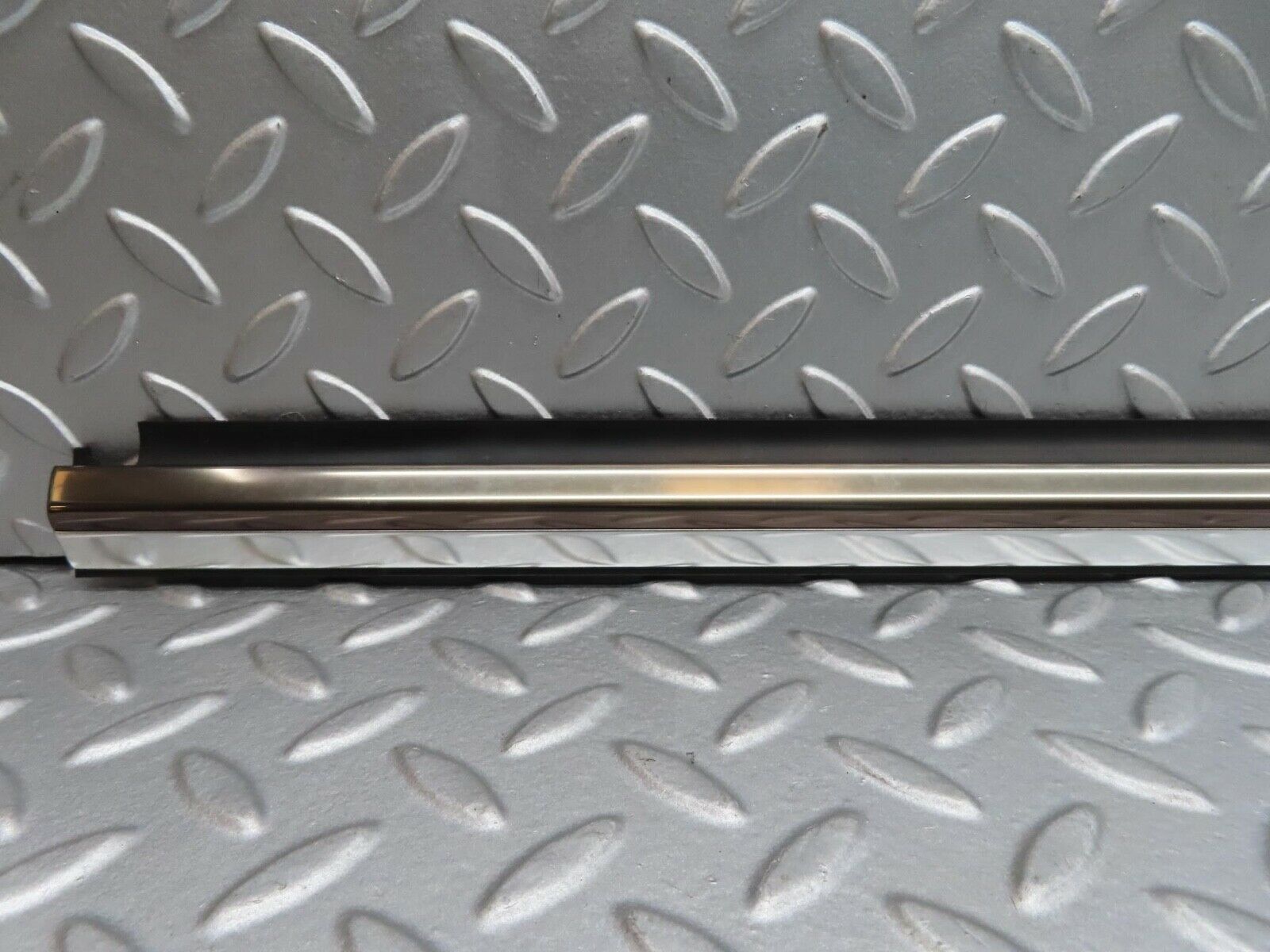 15192 Mercedes-Benz W140 S320 Front Right Door Chrome Moulding Trim