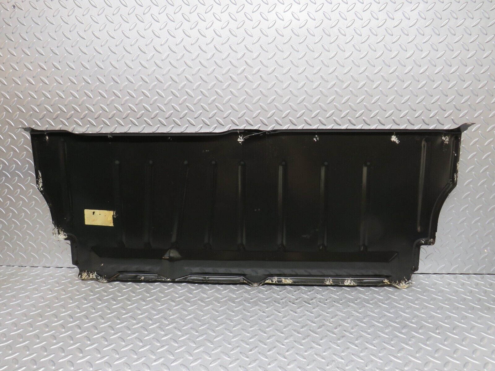 37125 Mercedes-Benz C126 420SEC Coupe Fuel Tank Cover Plate