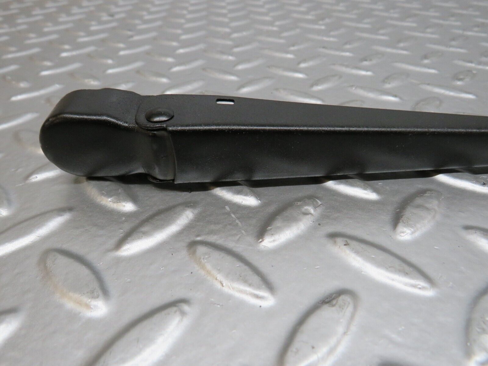 25428 Mercedes-Benz W123 200 Wiper Arm Bosch Right Side 3399990553