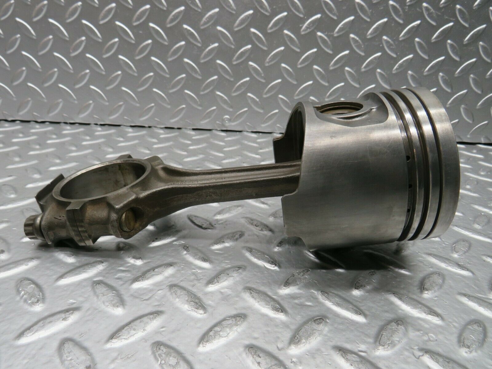 22798 Mercedes-Benz C107 450SLC Coupe Piston With Connecting Rod 92.48 mm