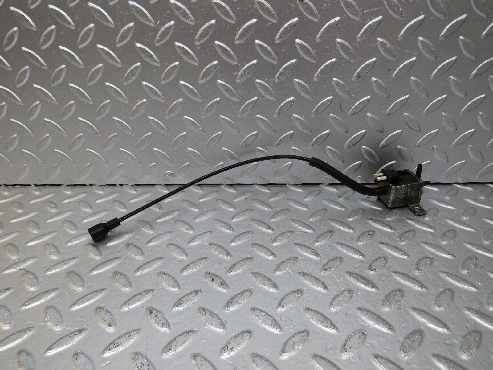 25677 Mercedes-Benz W124 280E Vacuum Valve Solenoid 1170780981