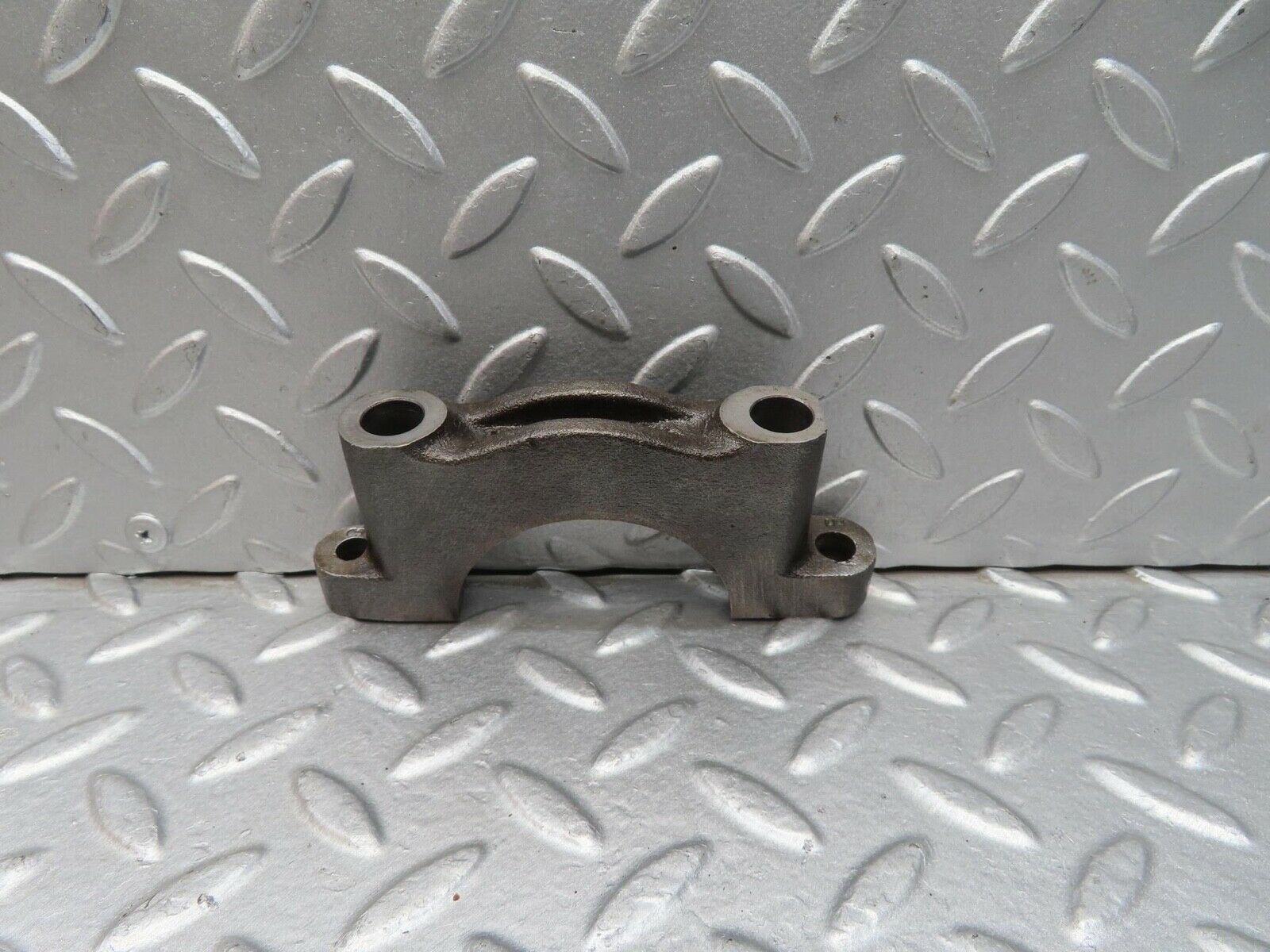 12873 Mercedes-Benz W111 220SE Crankshaft Bearing Holder Block 1800110011