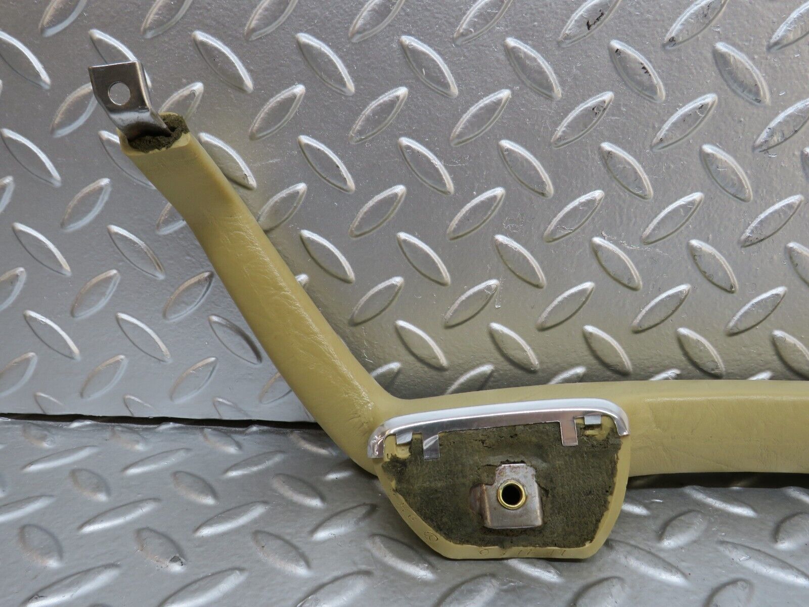 29653 Mercedes-Benz W123 230E Front Left Interior Door Handle 1239701701