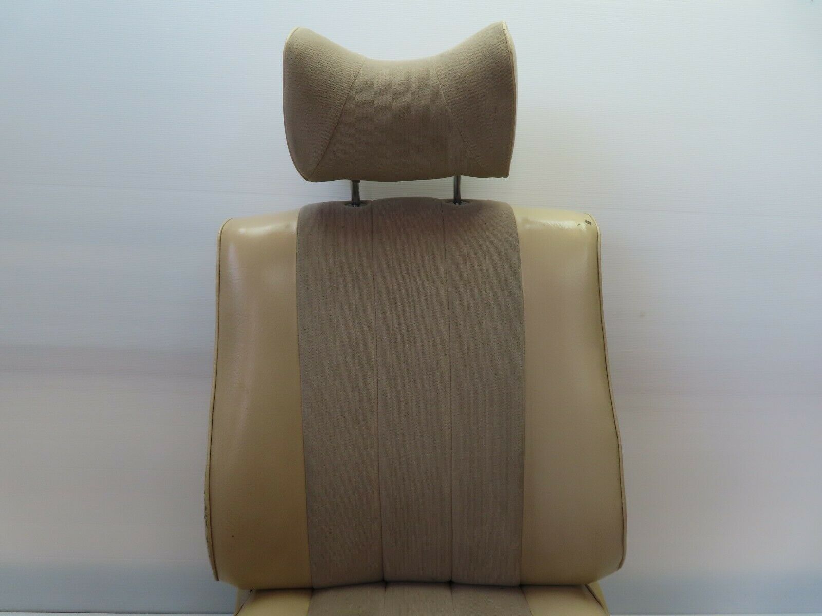 7322 Mercedes-Benz W116 450SE Front Right Seat Passenger Seat