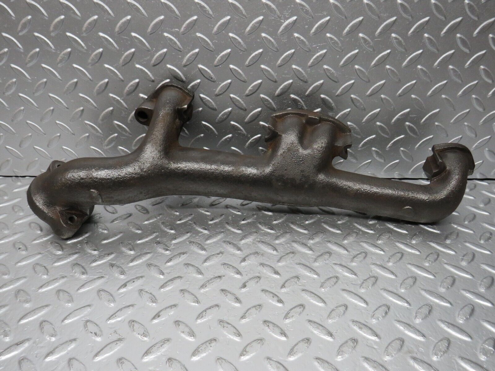 31100 Mercedes-Benz W123 200D Exhaust Manifold 6161420501 OM615.940