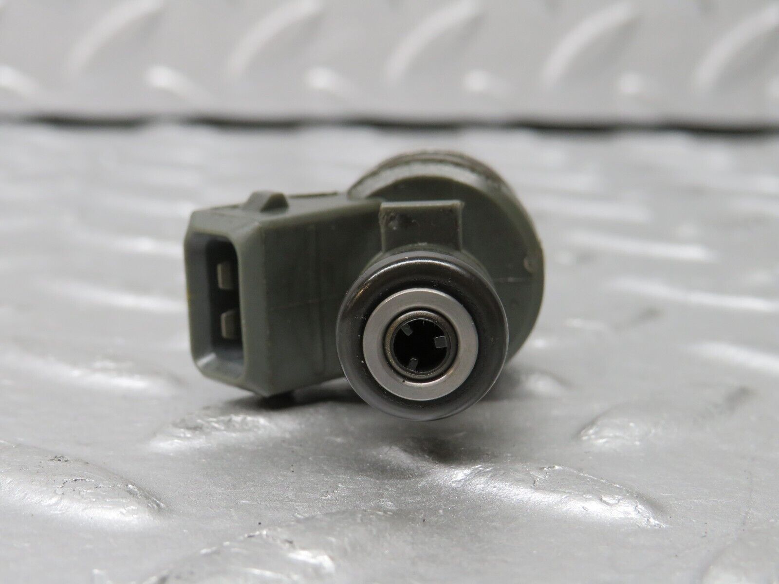 38142 Mercedes-Benz A124 320E Cabriolet Fuel Injector Bosch 0280155209 0000787323