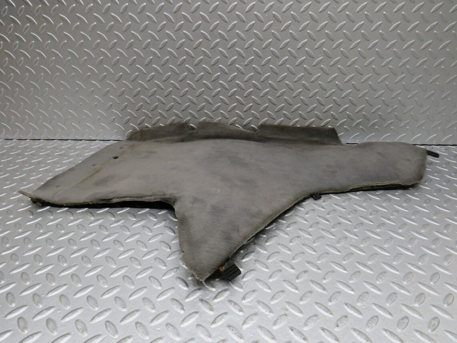 36232 Mercedes-Benz W126 420SE Centre Console Carpet Right Grey 1266831225