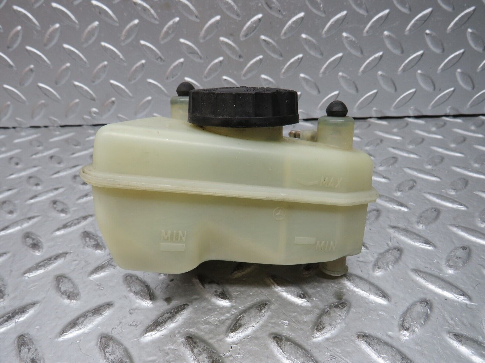 28753 Mercedes-Benz W123 230E Brake Fluid Reservoir Tank DBA