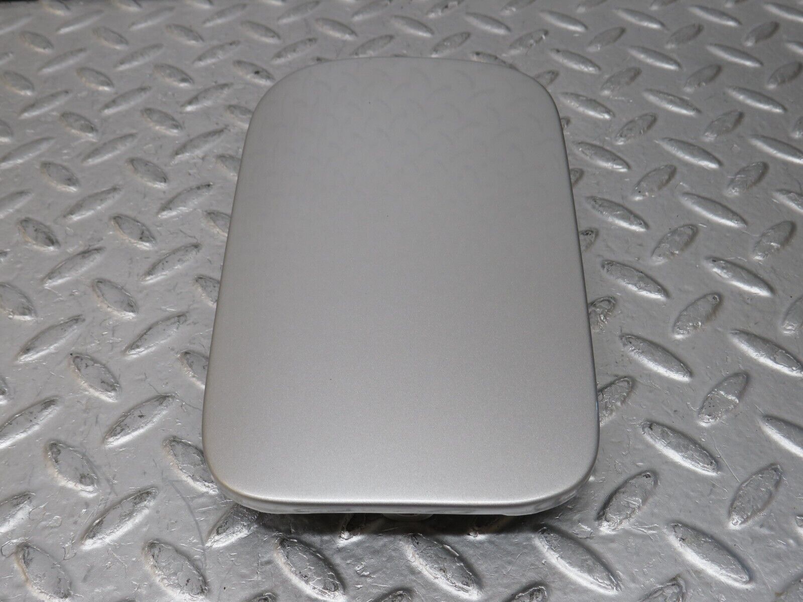 34912 Mercedes-Benz W210 320E Fuel Tank Flap Cap 2105841839