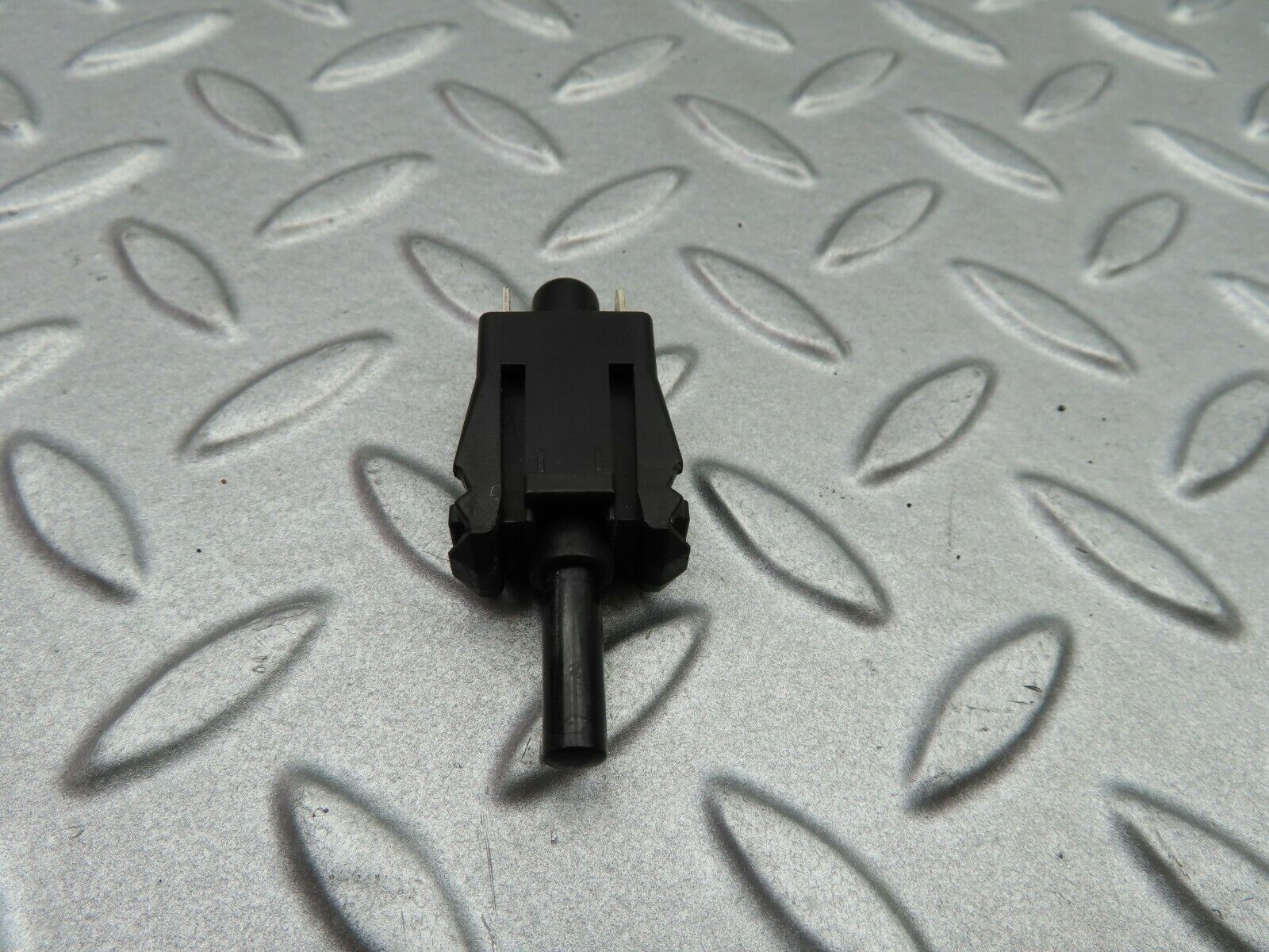 5605 Mercedes-Benz W124 230E Door Contact Switch 0015458714