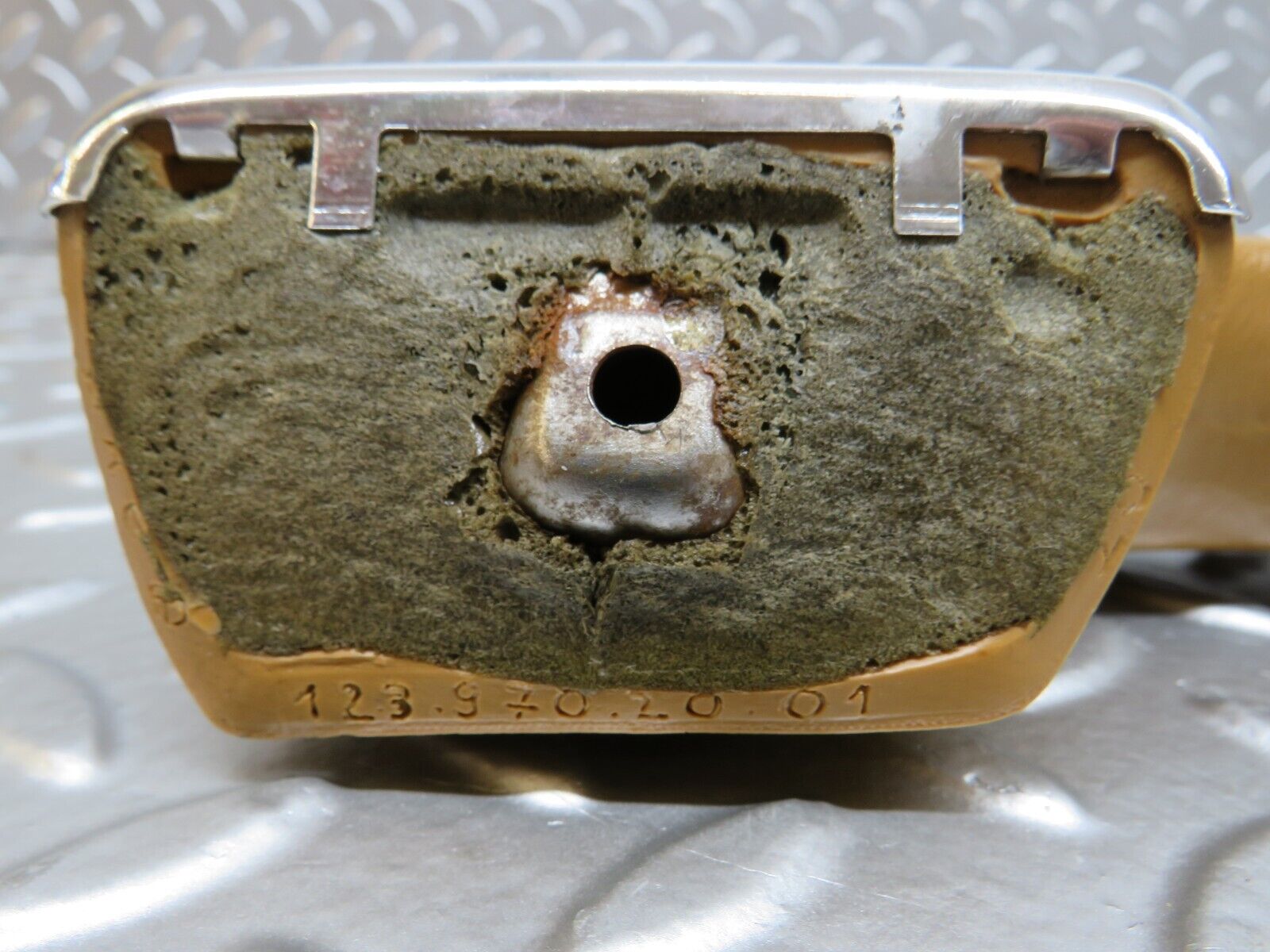 25436 Mercedes-Benz W123 200 Interior Door Handle Front Right Palomino