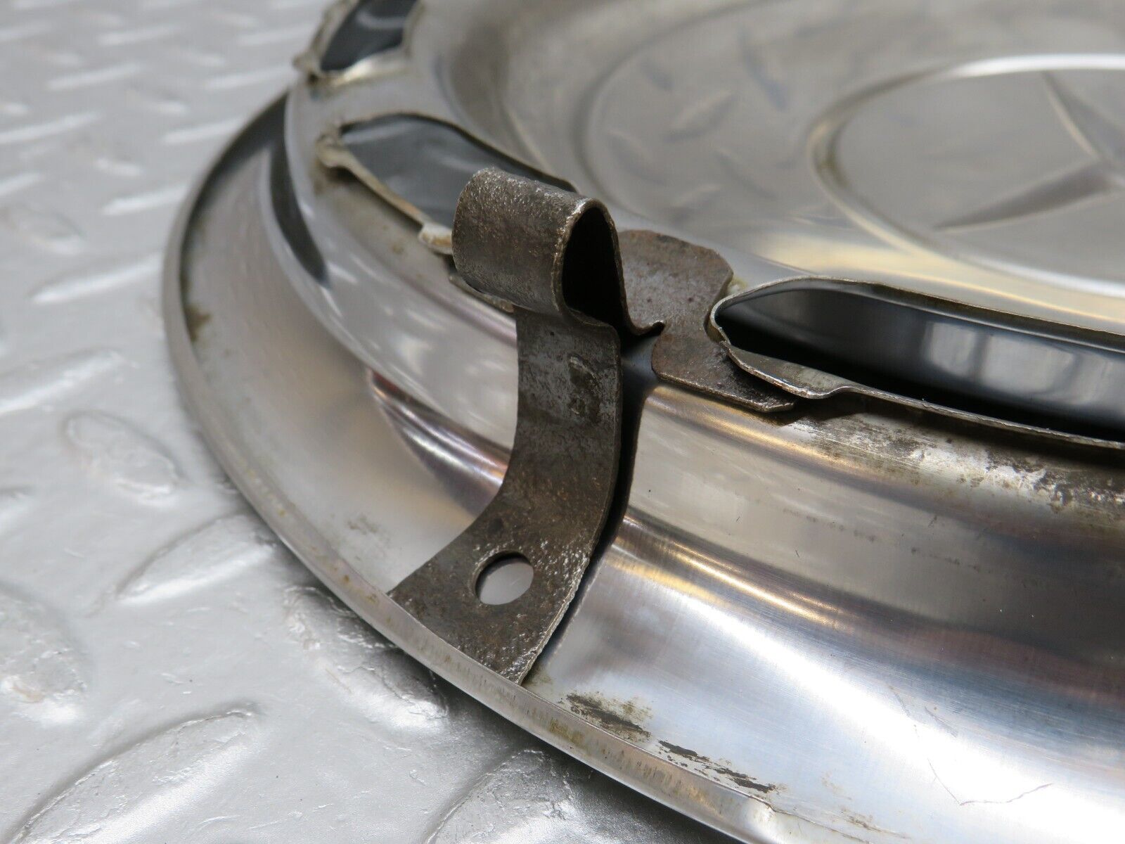 37466 Mercedes-Benz W109 300SEL Wheel Hub Cap 14"