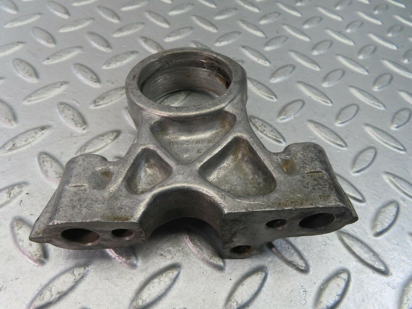 8954 Mercedes-Benz W108 Camshaft Tower Bearing 1140510916