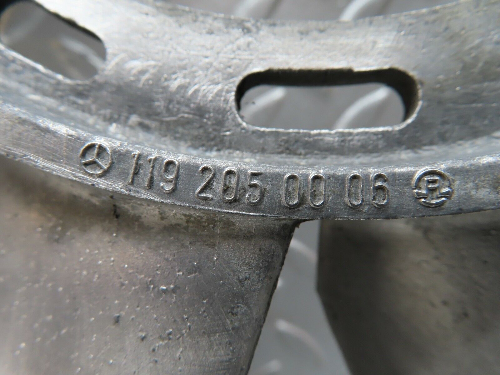 19542 Mercedes-Benz C140 CL420 Coupe Engine Cooling Fan 1192050006