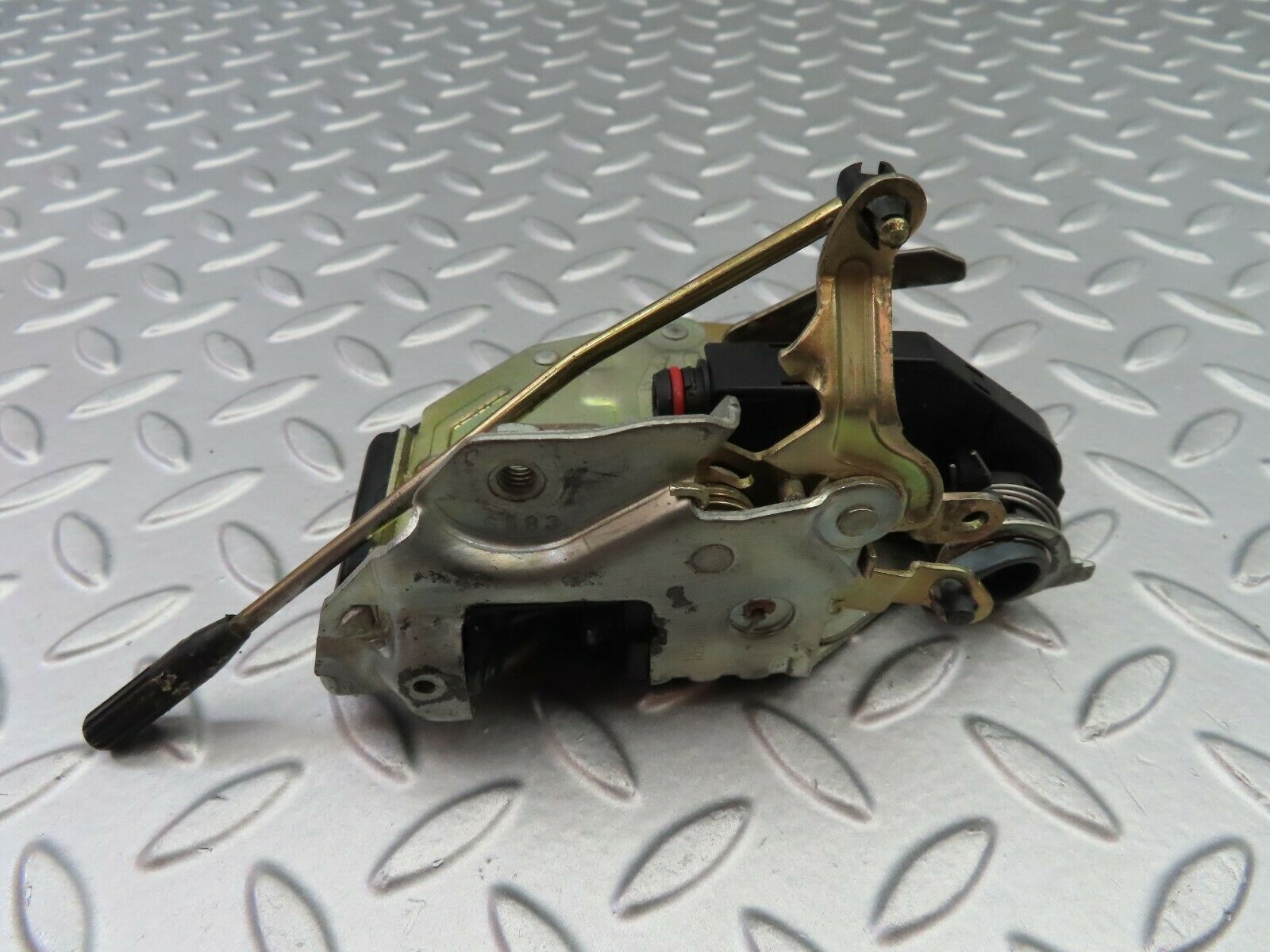 6600 Mercedes-Benz S124 E220 Wagon Front Right Door Lock Mechanism