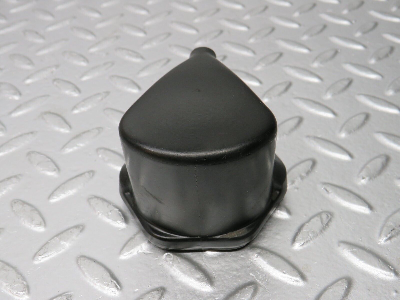 31625 Mercedes-Benz W201 190LE 1.8L Ignition Coil Cover Cap 0001582285