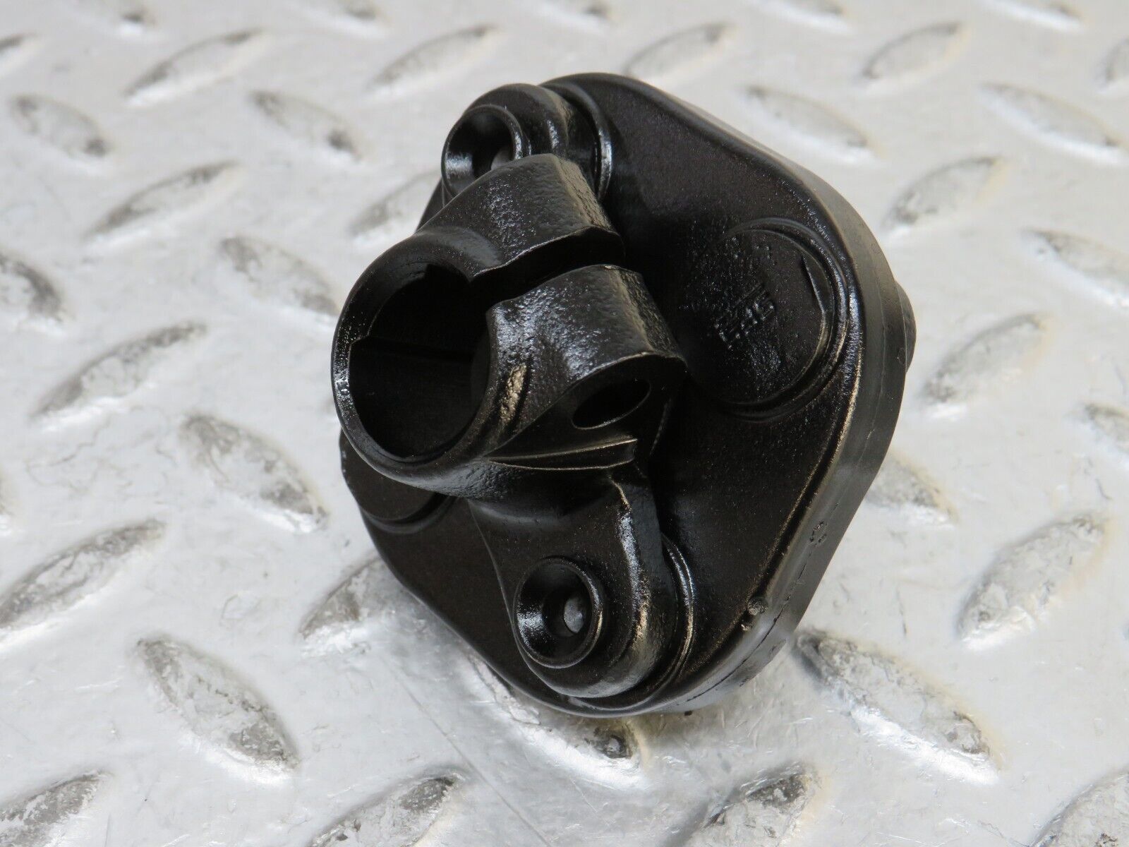 27689 Mercedes-Benz S124 300TE Steering Col. Lower Shaft Connector 1264620146