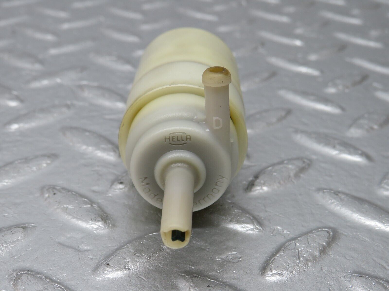 33610 Mercedes-Benz W201 190E 2.0L Windscreen Washer Pump 1248690221