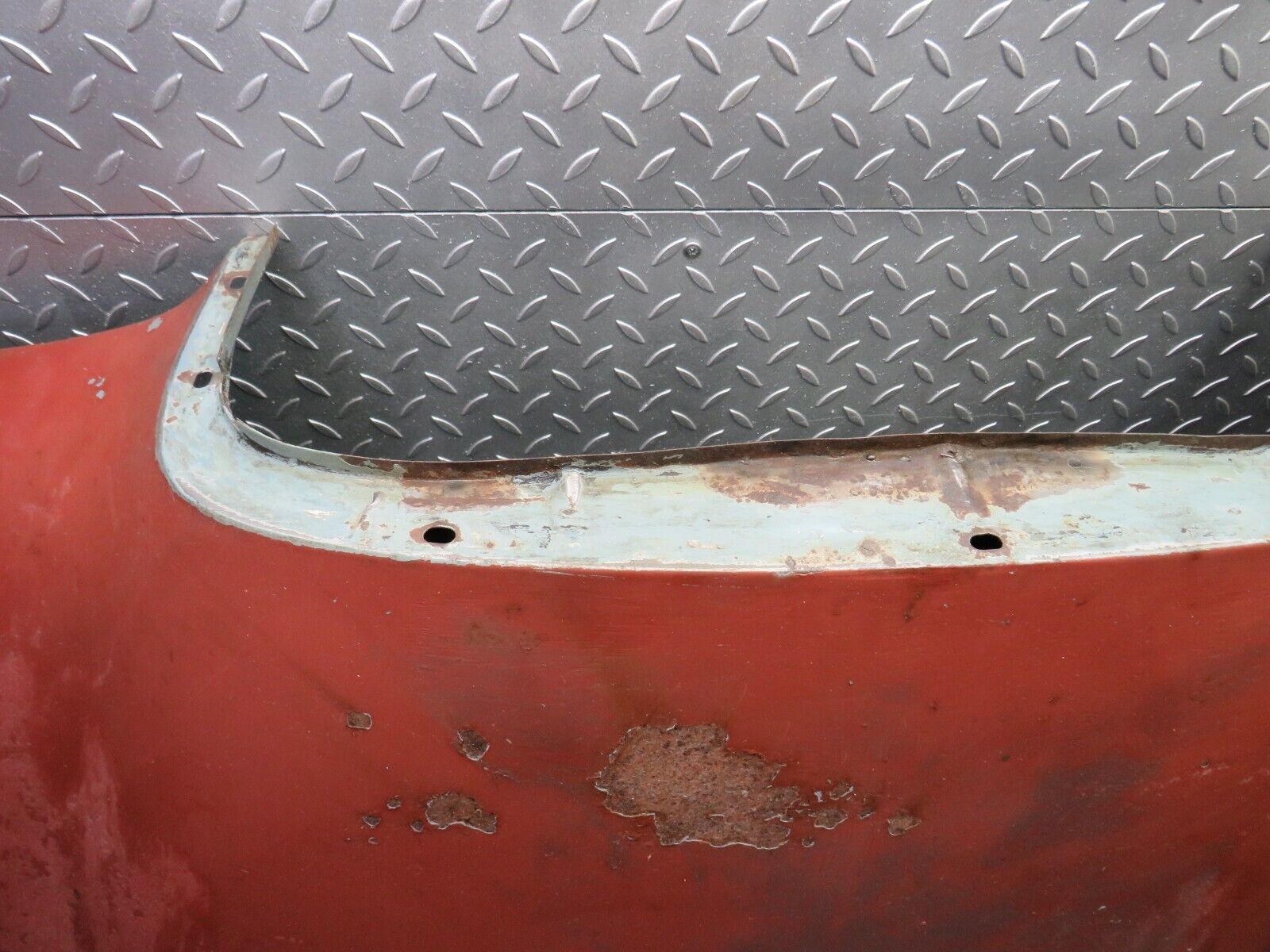 35947 Mercedes-Benz W108 Bonnet