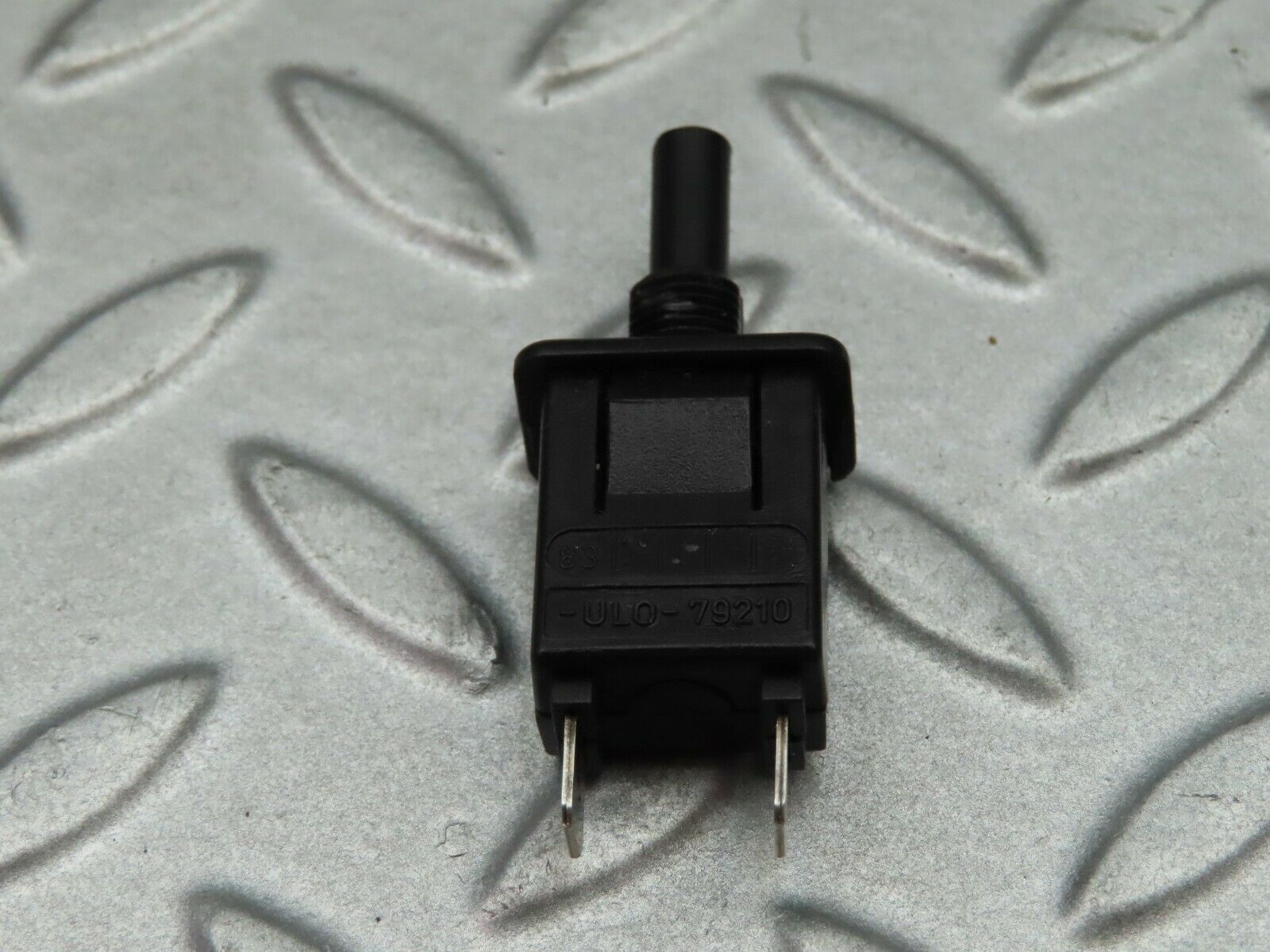 5759 Mercedes-Benz W123 200 Glove Box Light Switch 0008213252