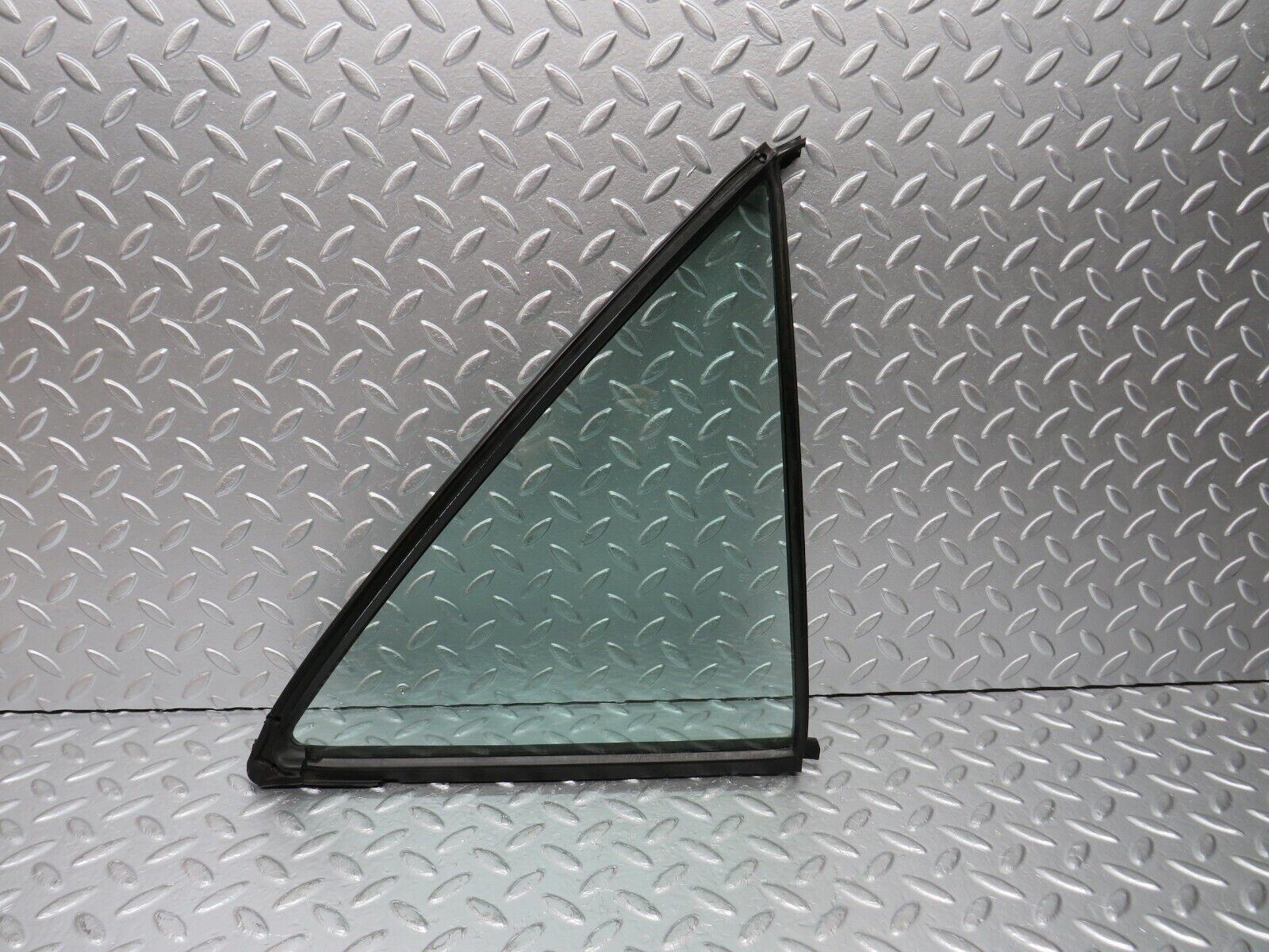 30443 Mercedes-Benz W124 230E Rear Right Quarter Window Glass 1247350624