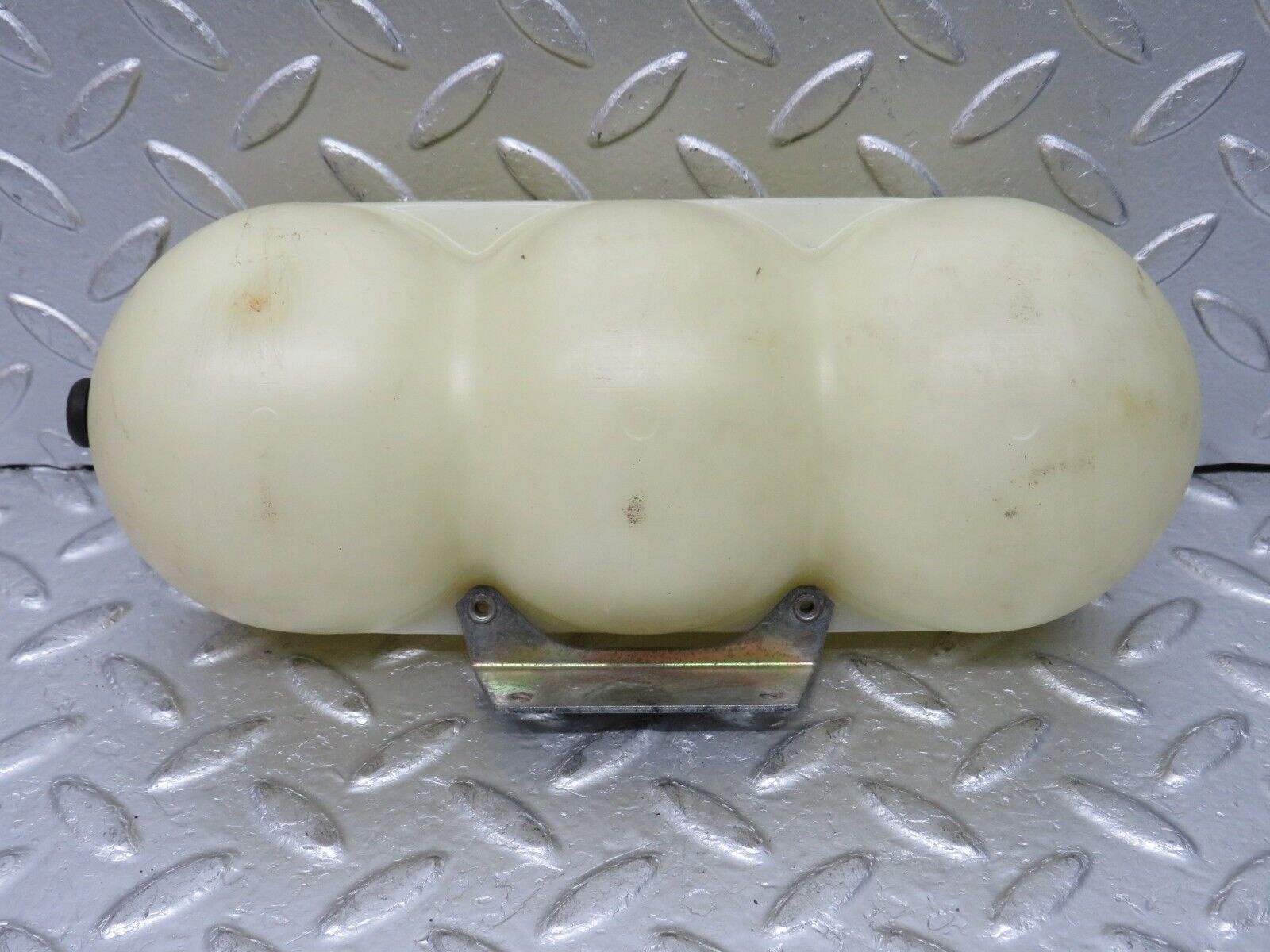 0738 Mercedes-Benz C107 350SLC Coupe Vacuum Reservoir