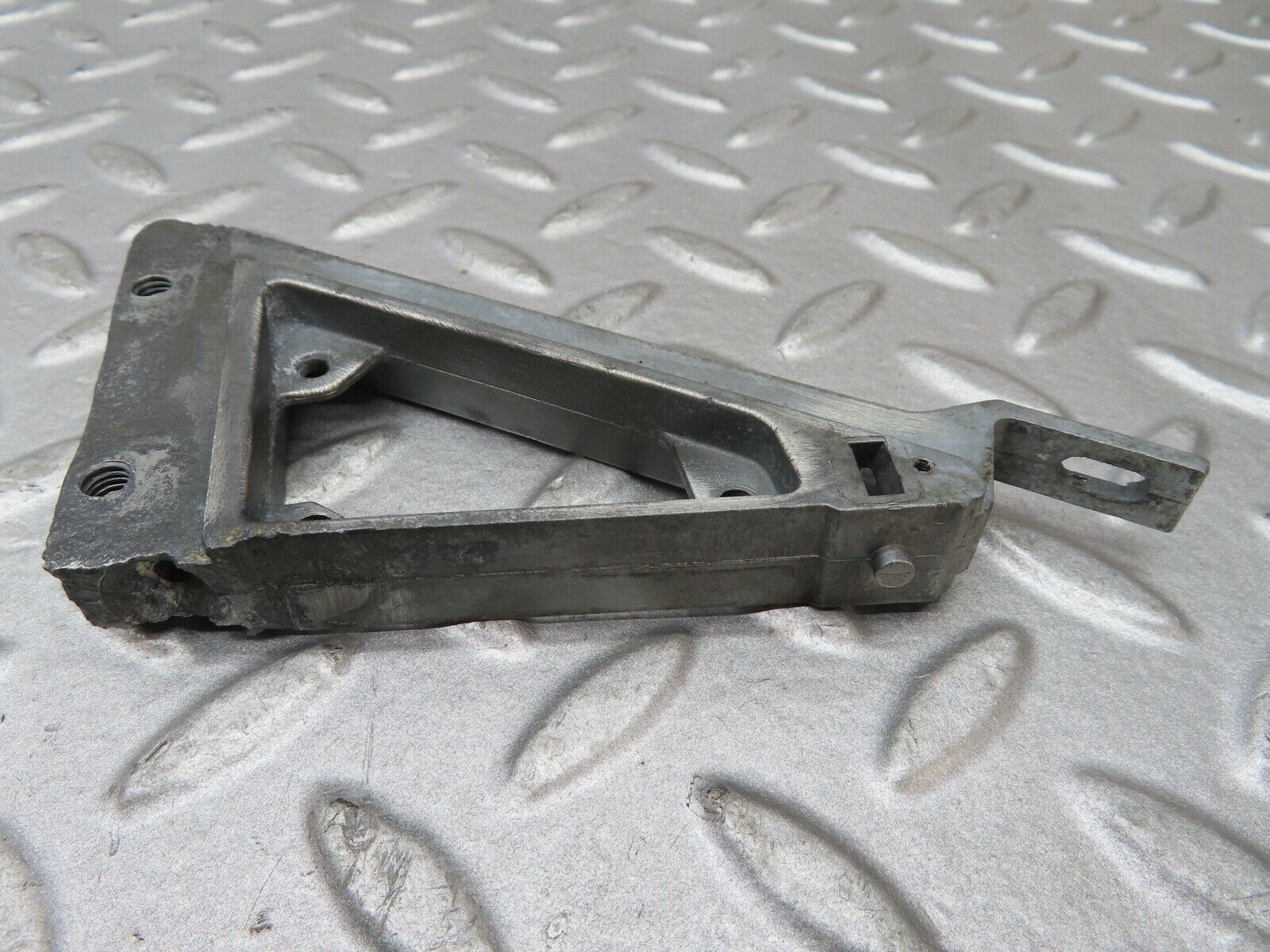 17556 Mercedes-Benz W116 450SEL Wing Mirror Bracket 1167250041