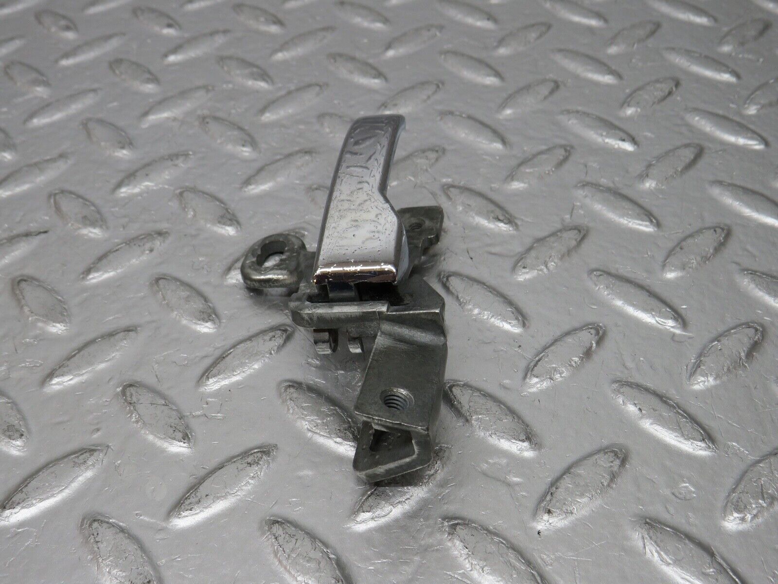 31007 Mercedes-Benz W123 230E Right Door Opener Door Handle 1237600261