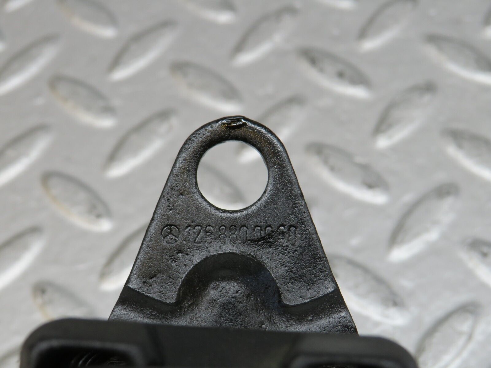 34592 Mercedes-Benz C126 380SEC Coupe Bonnet Lock Catch Pair 1268800060