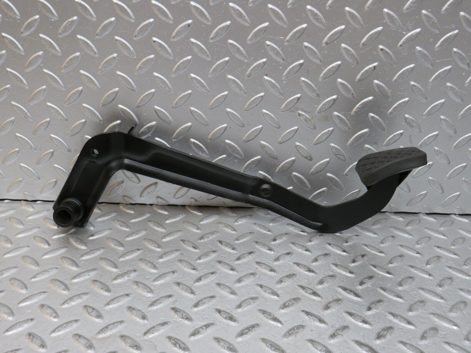 28446 Mercedes-Benz S123 240D Wagon Clutch Pedal With Rubber