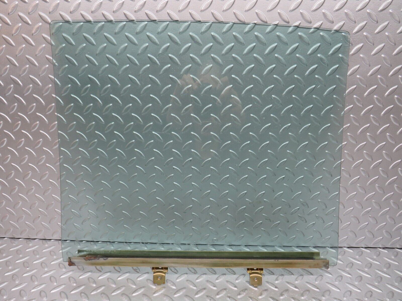 27889 Mercedes-Benz W123 280E Rear Right Door Window Glass