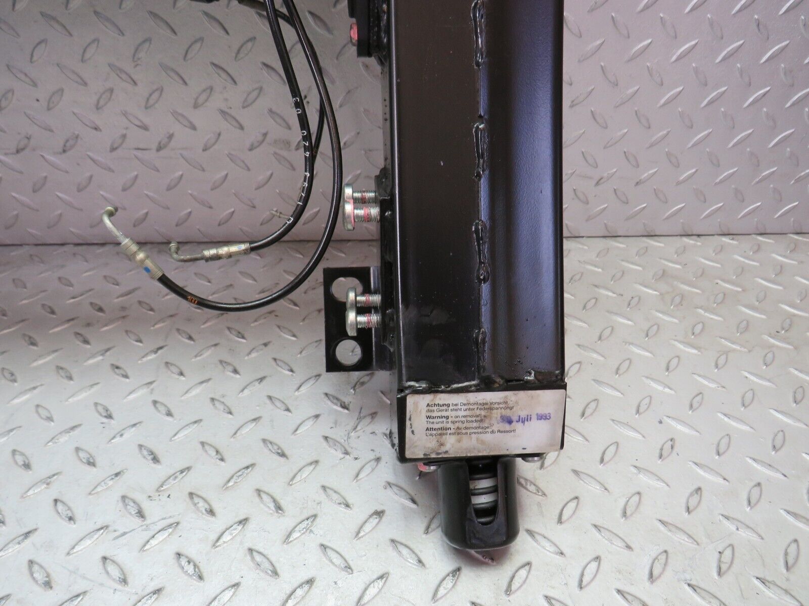 38181 Mercedes-Benz A124 320E Cabriolet Rear Headrest Complete Mechanism 1248600632 1248601032