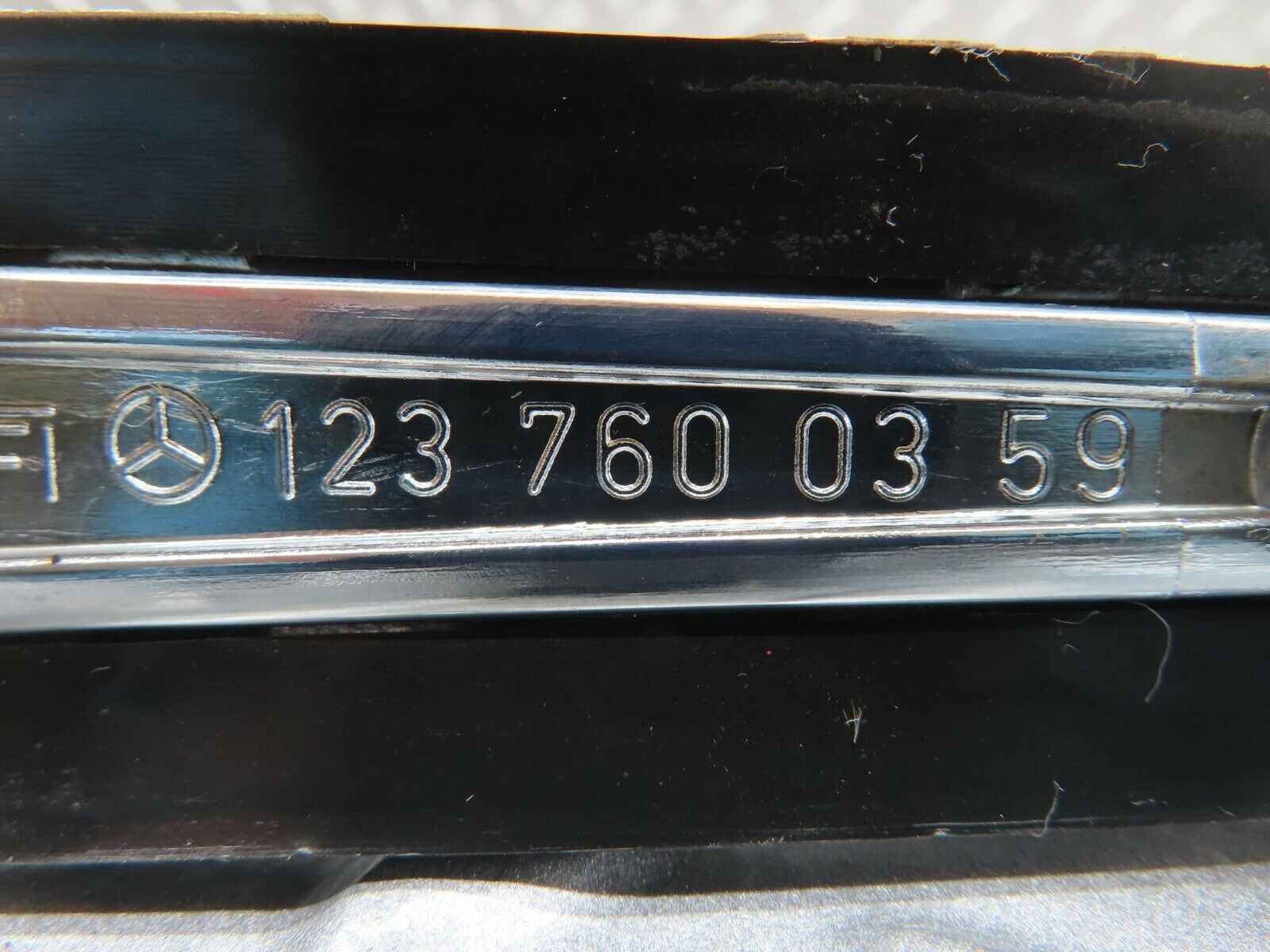 15967 Mercedes-Benz W123 280E Rear Right Exterior Door Handle 1237600359